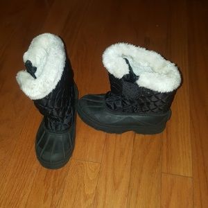 Snow boots